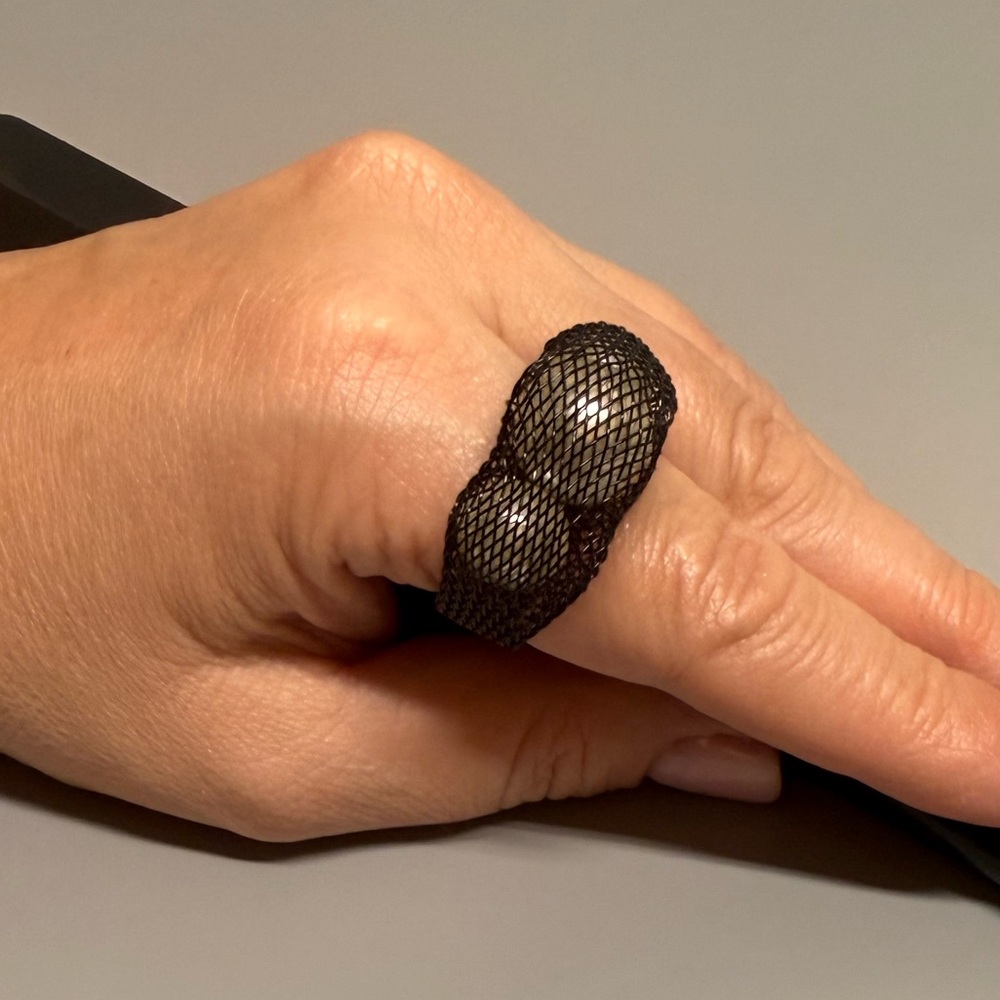 Black Mesh pearl Statement Ring size 11